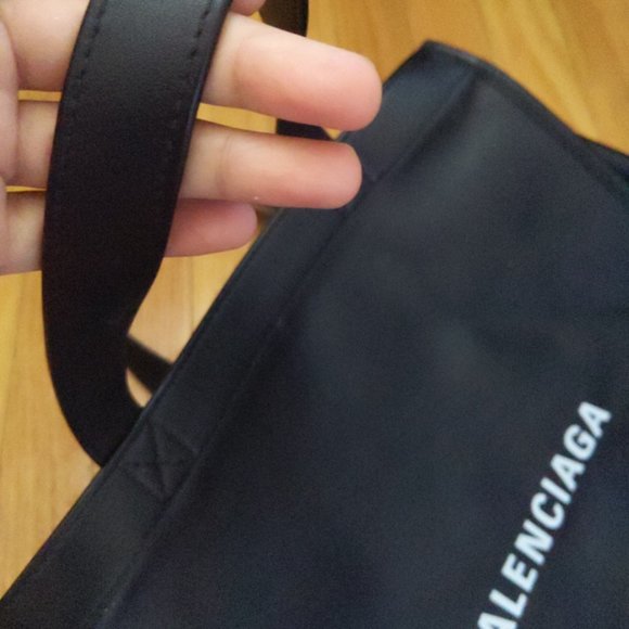 Balenciaga - Picture 4 of 6